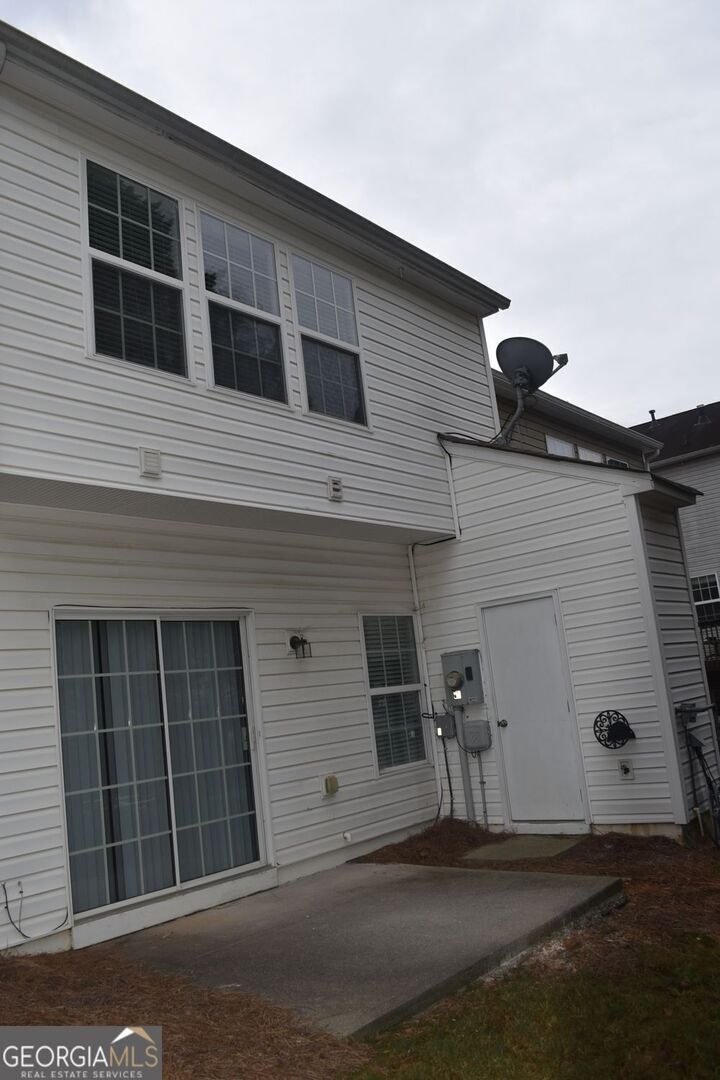 Property Photo: 1078 Prestwyck Court GA 30004