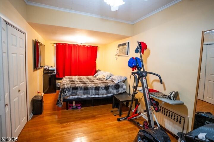 Property Photo: 196 Hayward Pl NJ 07057