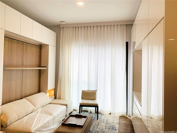 Property Photo: 987 Queen Street 725 HI 96814