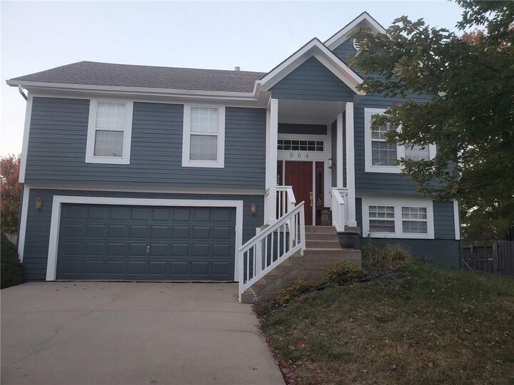 964 E Cottage Creek Drive  Gardner KS 66030 photo