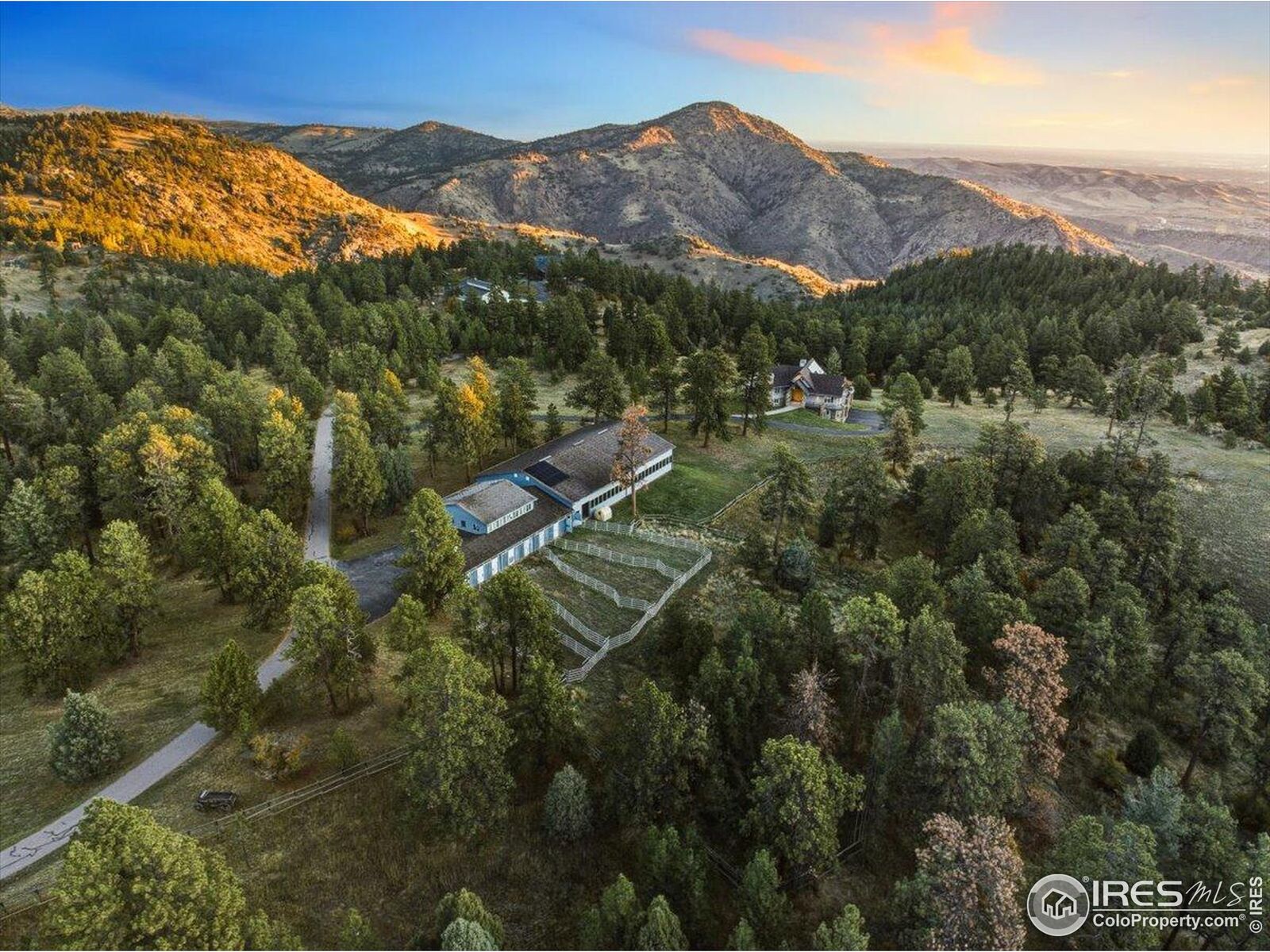 Property Photo:  20682 Falcon Wing Rd  CO 80454 