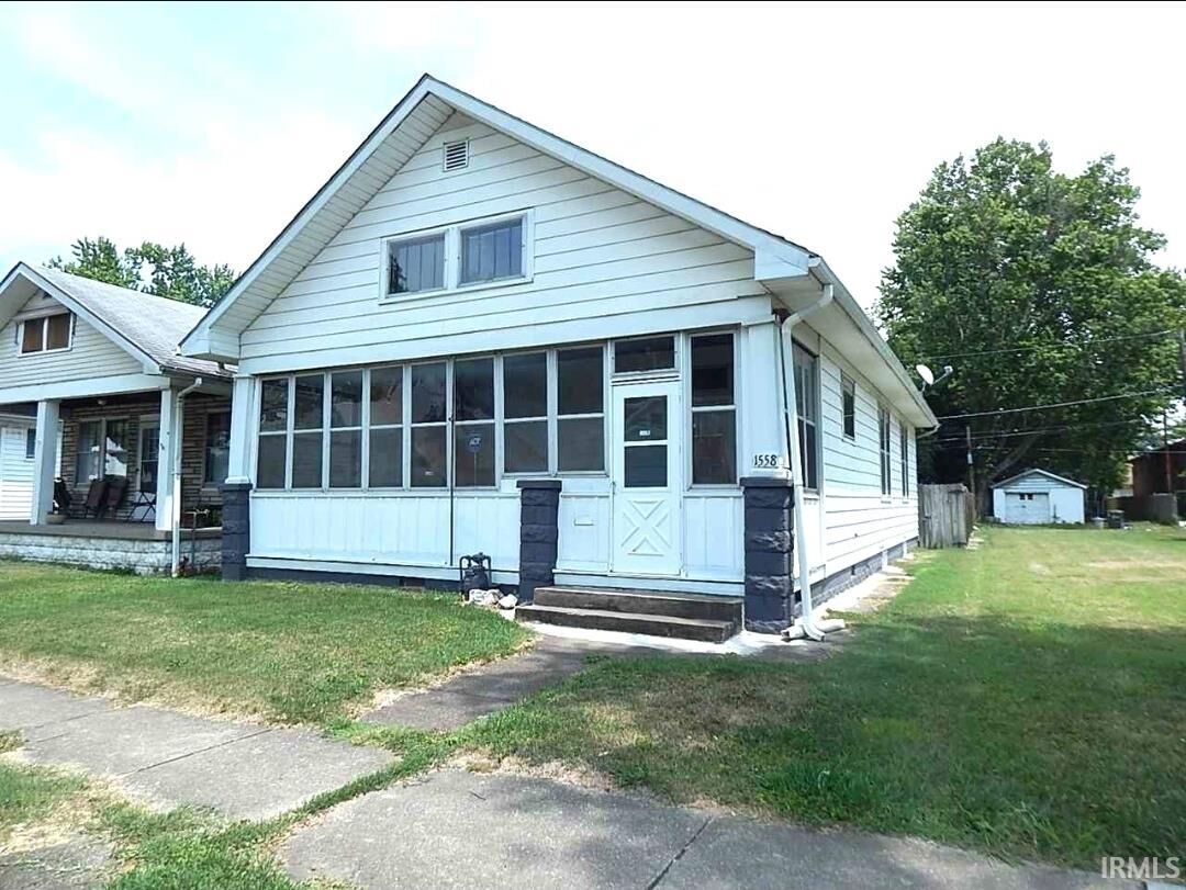 Property Photo:  1558 S Morton Avenue  IN 47601