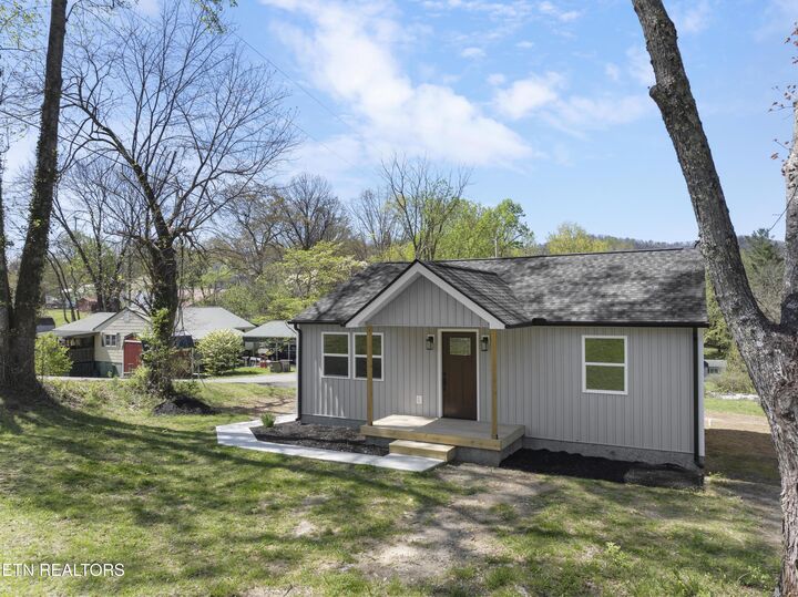 Property Photo:  414 W Hemlock St  TN 37766