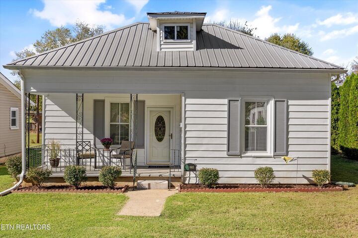 Property Photo:  803 Bell Ave  TN 37771