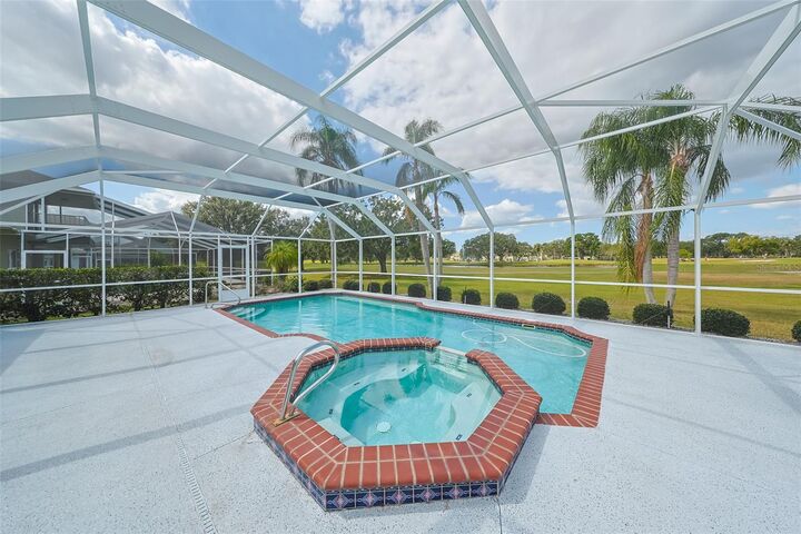 Property Photo:  352 Caloosa Palms Court  FL 33573 
