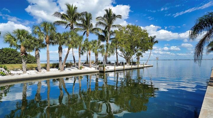 Property Photo: 4976 Gulf Of Mexico Drive Villa 18 FL 34228