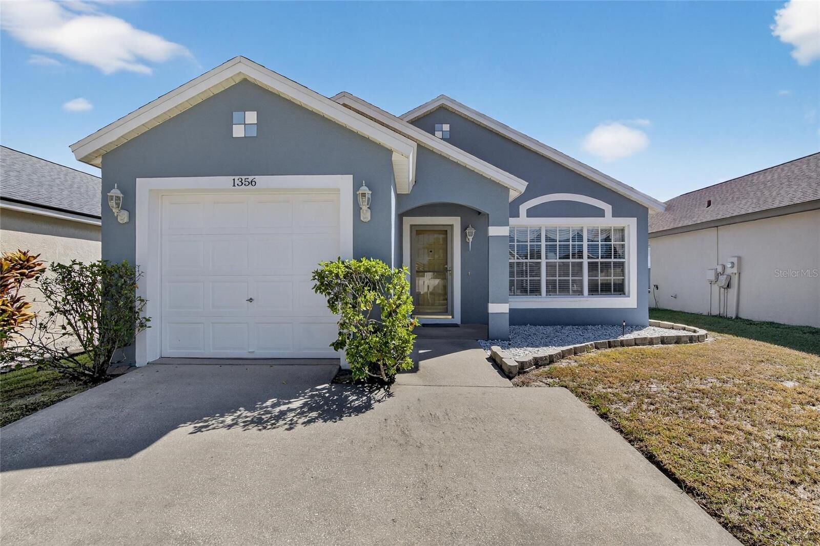 Property Photo:  1356 Dew Bloom Road  FL 33594