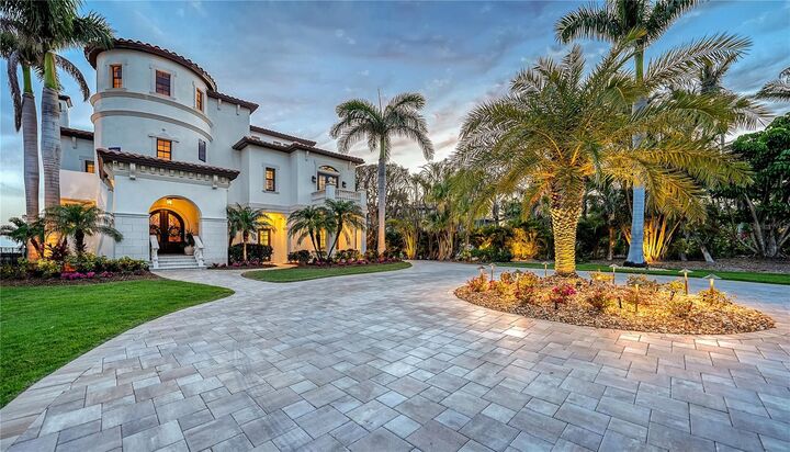 Property Photo: 6001 Gulf Of Mexico Drive FL 34228