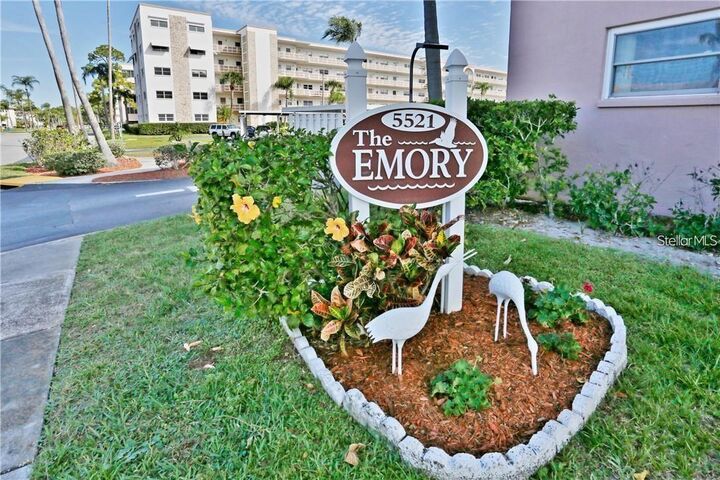 Property Photo:  5521 80th Street N 503  FL 33709
