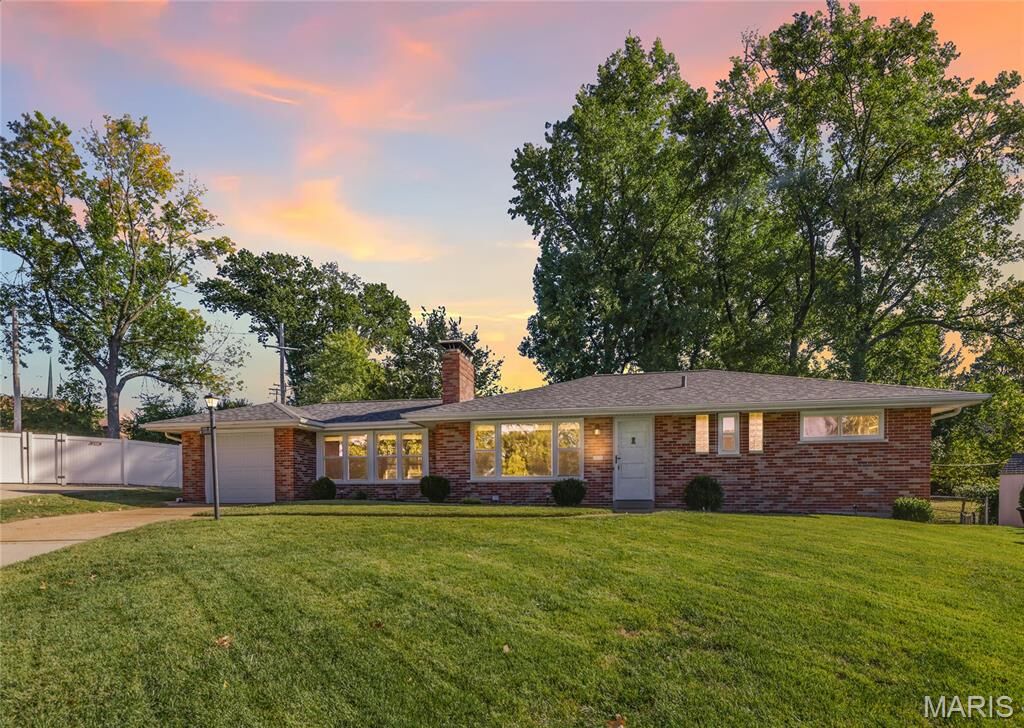 Property Photo: 1800 Deborah Drive MO 63125