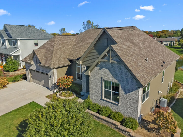 Property Photo:  478 Tomahawk Dr  WI 53181