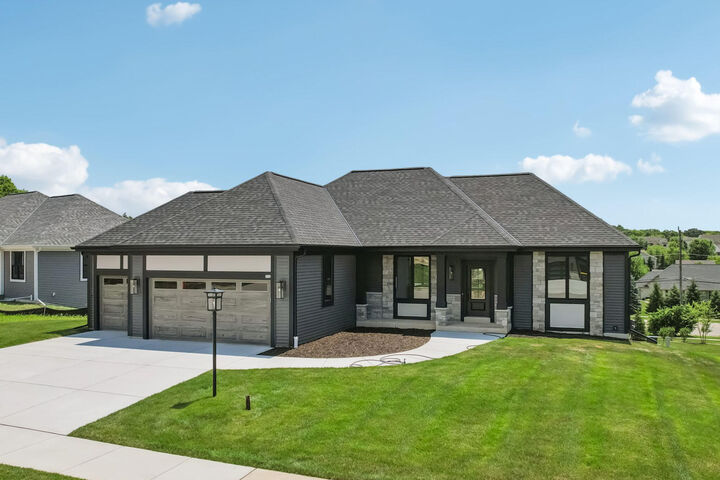 713 Panorama Dr  Waukesha WI 53188 photo