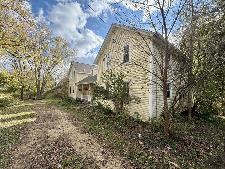 Property Photo:  8878 Orchard Valley Rd  WI 53090