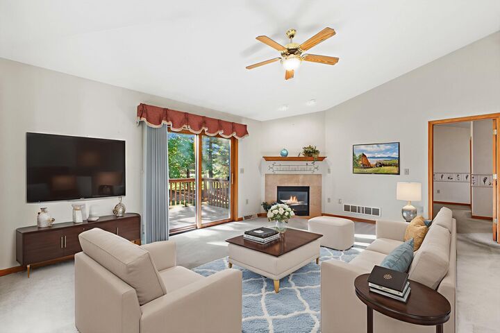 Property Photo:  7084 S Fieldstone Ct  WI 53132
