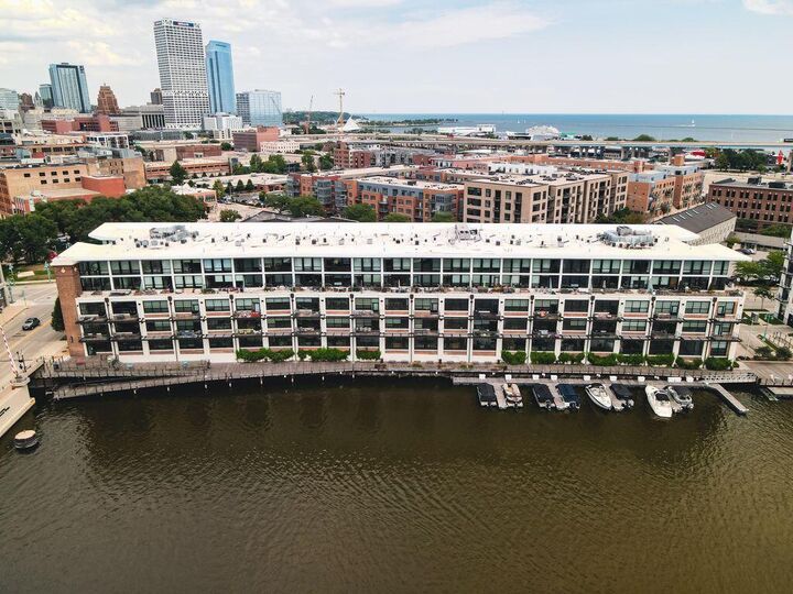 311 E Erie St 425  Milwaukee WI 53202 photo