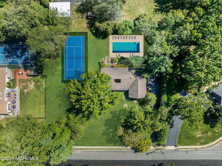 Property Photo:  6 Surrey Lane  NJ 07712