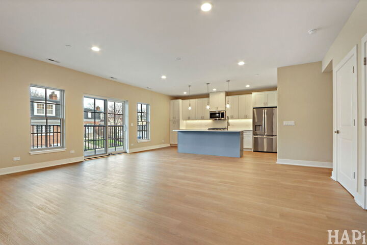 Property Photo:  319 S Glendale Avenue 204  IL 60010 