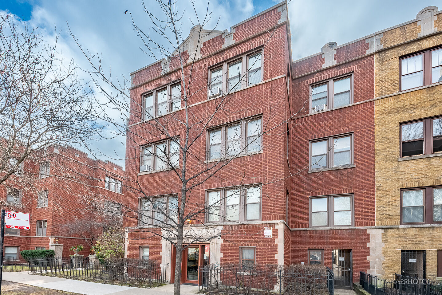 Property Photo:  1329 W Addison Street 1A  IL 60613