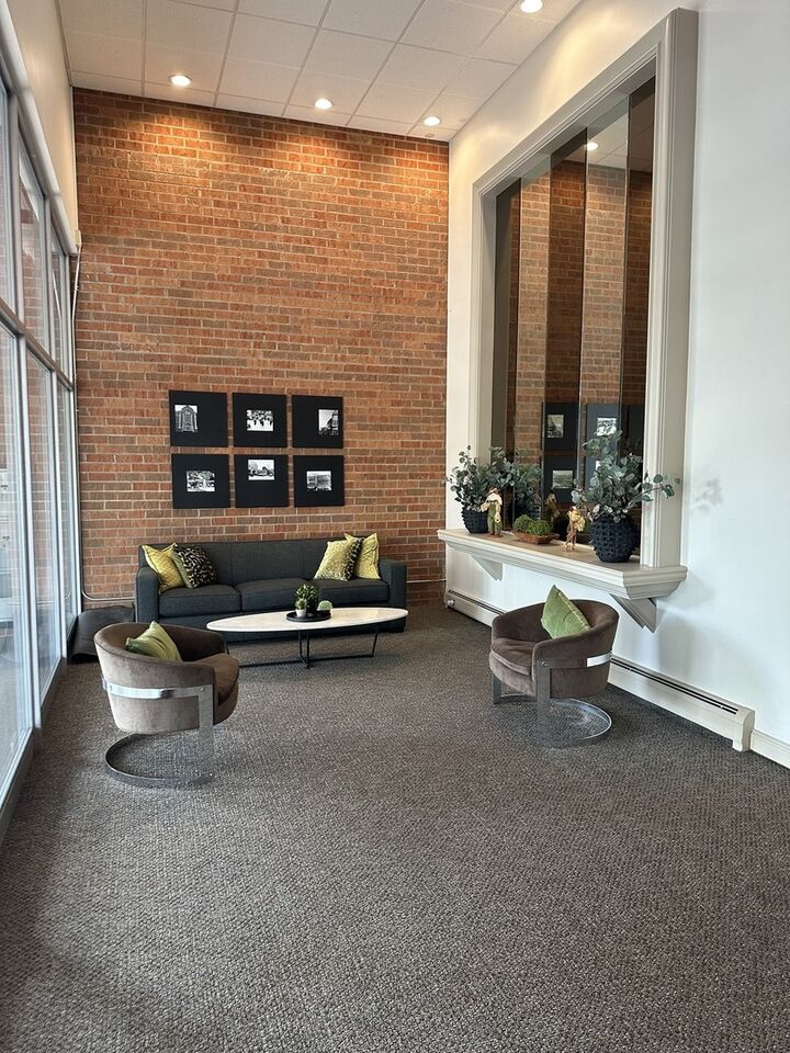 Property Photo:  4225 Saratoga Avenue 204B  IL 60515