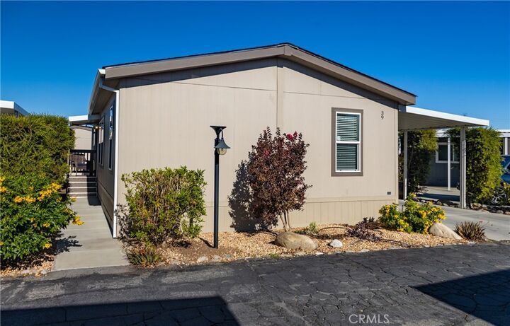 Property Photo:  1134 Villa Calimesa Lane 39  CA 92320