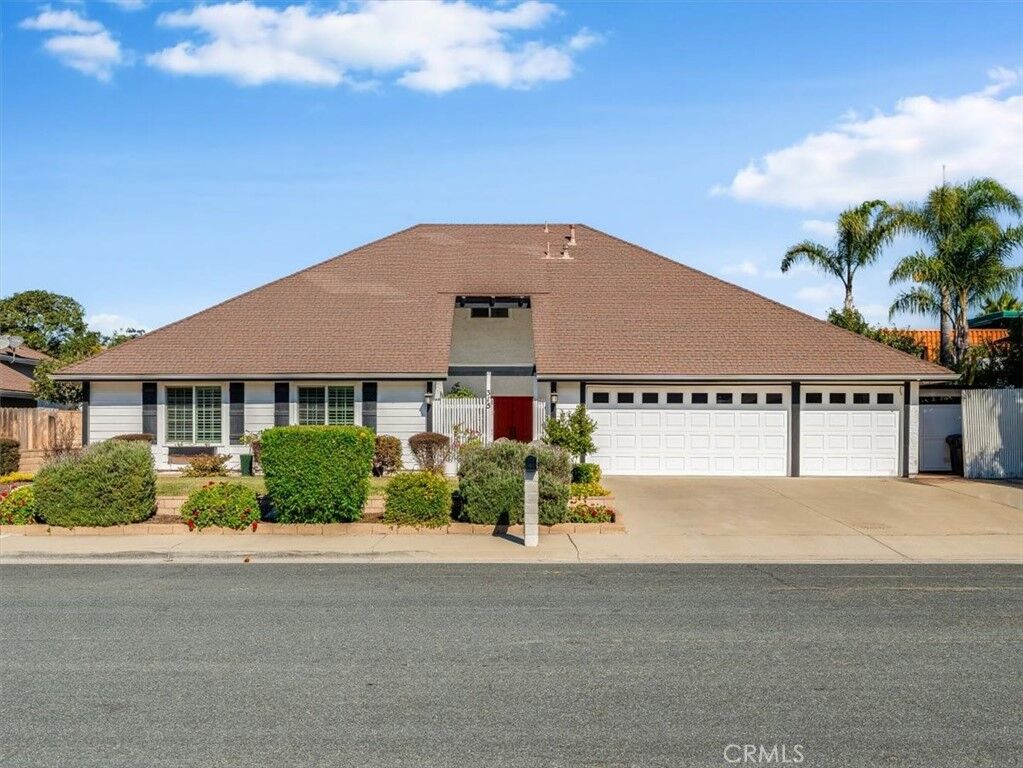 Property Photo:  315 Larkspur  CA 93455 
