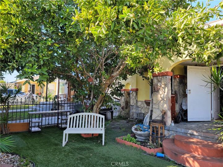 Property Photo: 429 E 92nd CA 90003