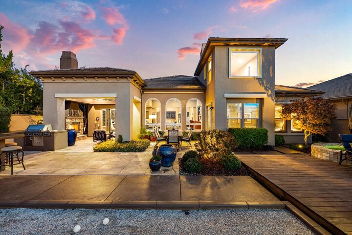 Property Photo:  2026 Powfoot Way  CA 95762