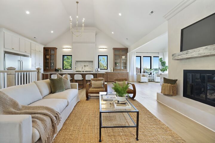 Property Photo:  407 Sanders Ferry Rd  TN 37075 