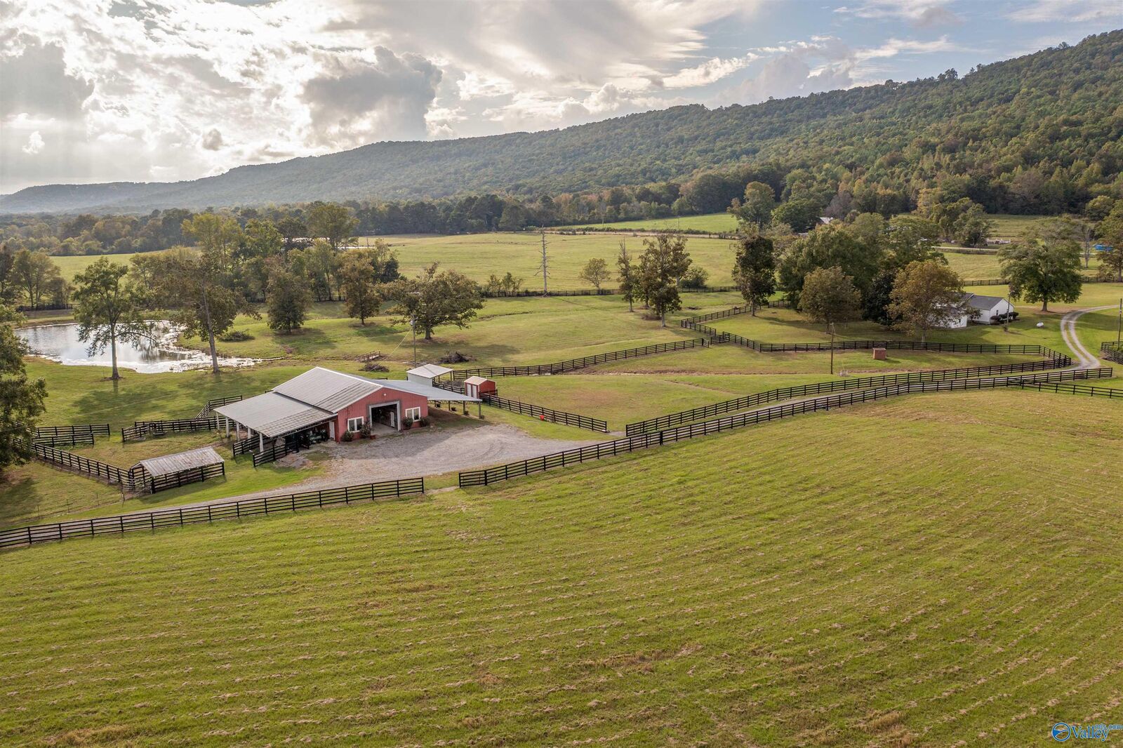 Property Photo:  4892 Crawfords Cove Road  AL 35146