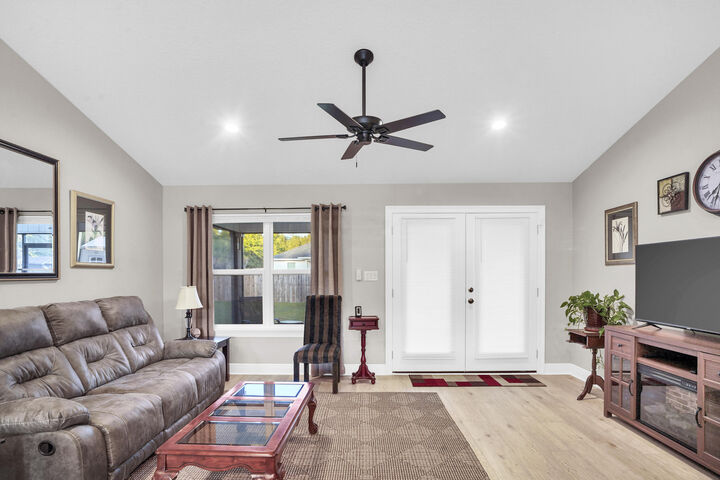 Property Photo: 4439 Conifers Street FL 32583