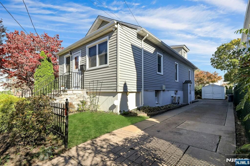 Property Photo:  355 Elm Street  NJ 07407 