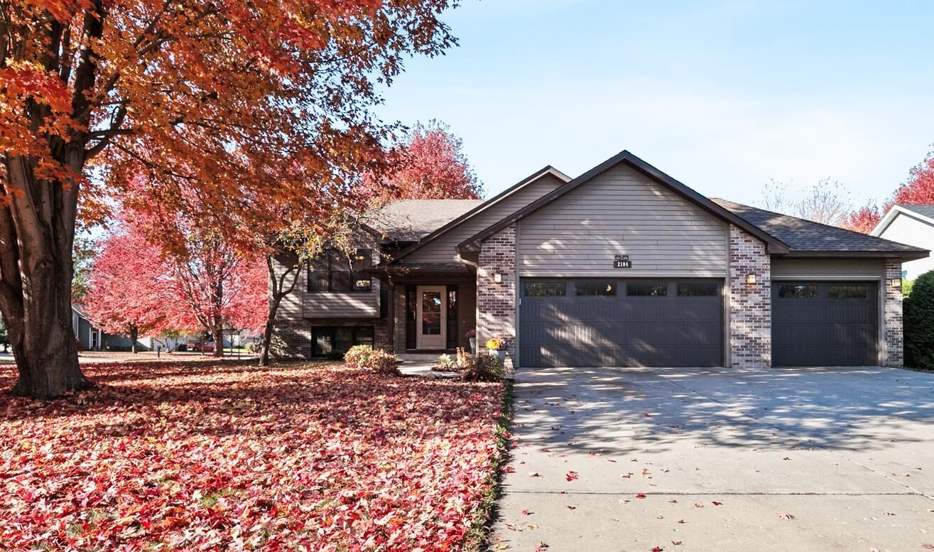 Property Photo:  2104 Aspen Street  MN 55057