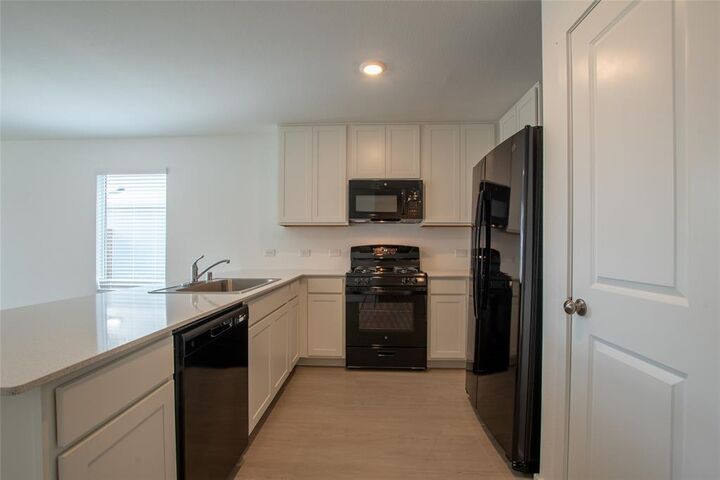 Property Photo: 1609 Parliar Street TX 75071