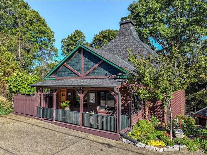 Property Photo:  202 Holiday Island Drive  AR 72631