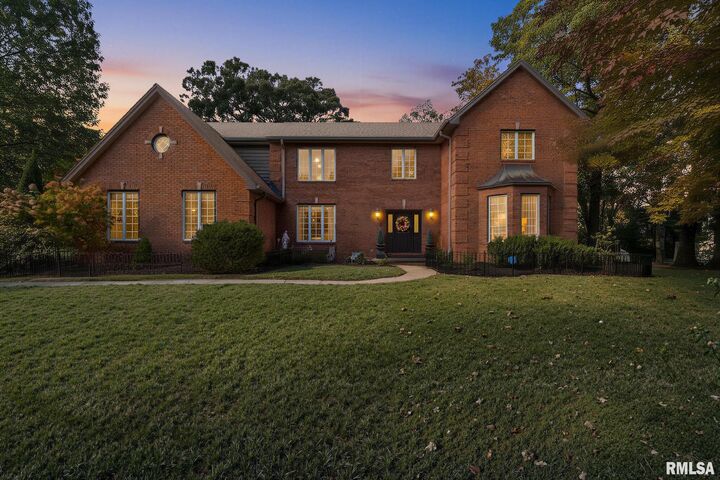 Property Photo: 622 W Ravinwoods Road IL 61615