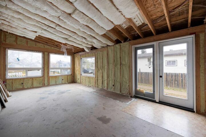 Property Photo: 232 Greenwich Lane AB T9H 3Z3