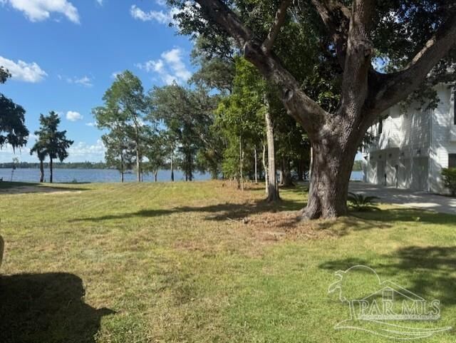 Property Photo:  7586 Old Bay Pointe Rd  FL 32583