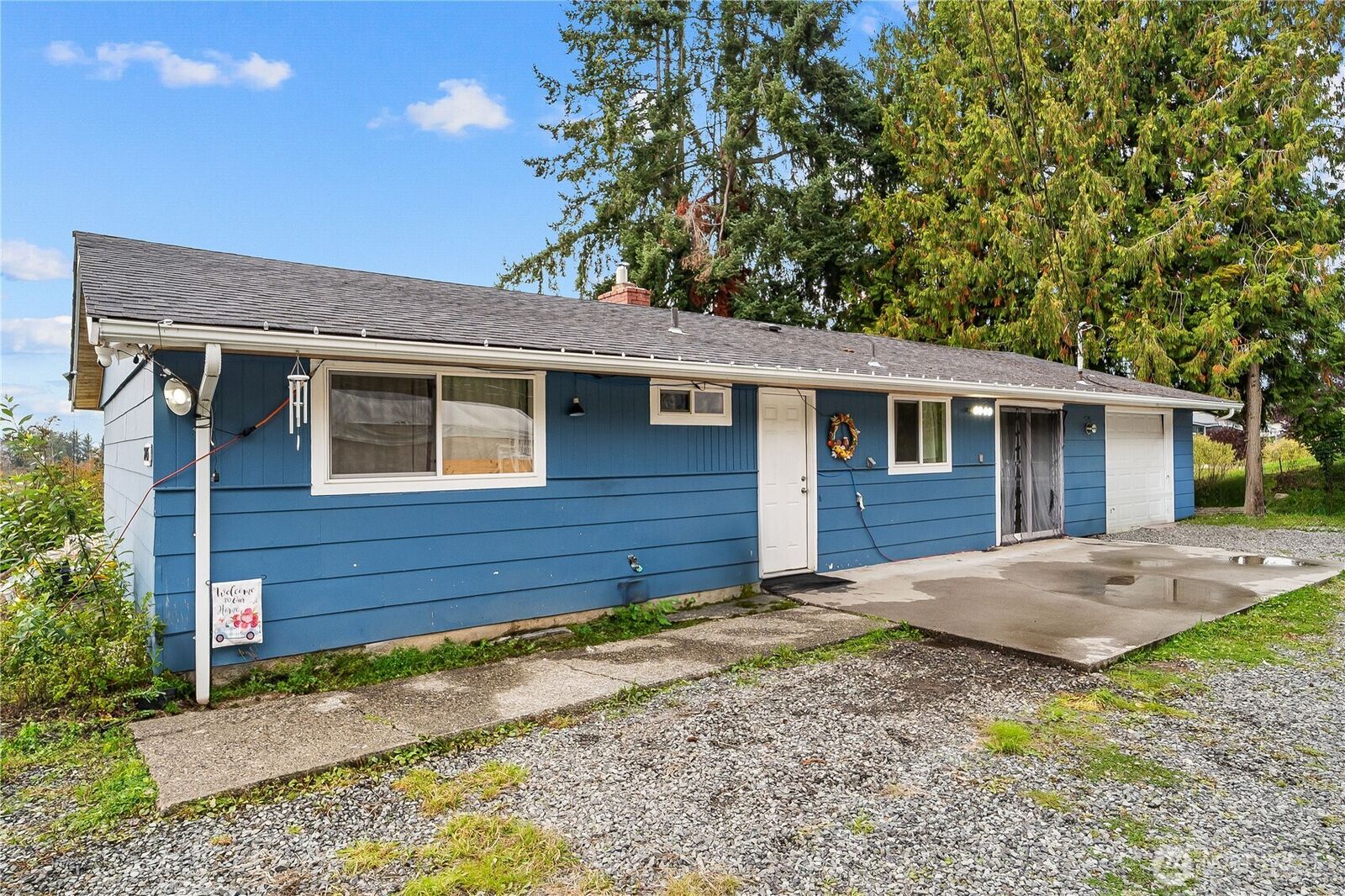 Property Photo:  2215  Sunnyside Boulevard  WA 98258