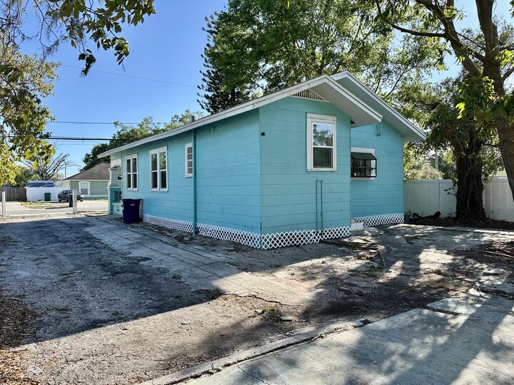 Property Photo:  1504 E 33rd Avenue  FL 33610