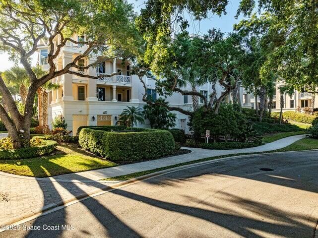 Property Photo:  601 N Swim Club Drive  FL 32963