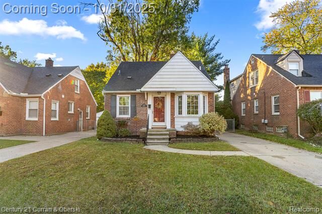 Property Photo:  23251 Hollander Street  MI 48128