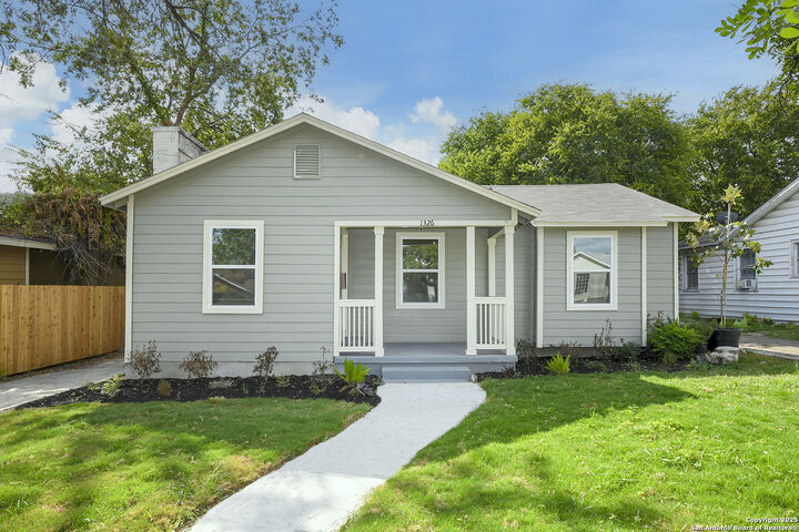 Property Photo:  1326 W Lynwood  TX 78201 