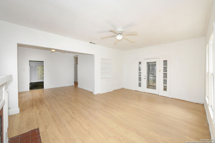 Property Photo:  1443 W Lynwood  TX 78201