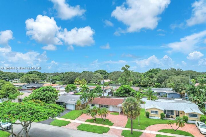 2112 N 32nd Ct  Hollywood FL 33021 photo