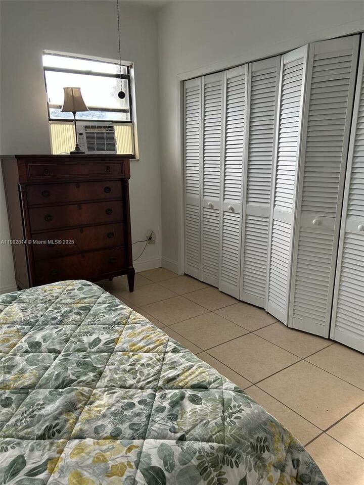 Property Photo:  9525 SW 16th St A  FL 33165