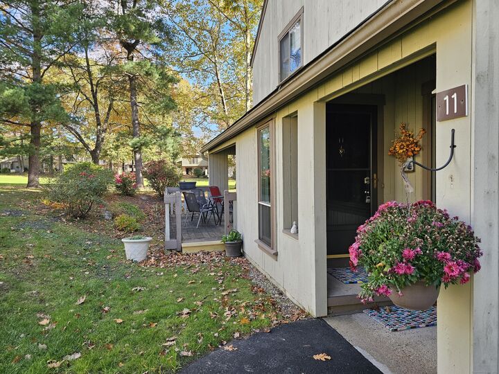 Property Photo:  11 Conifer Lane 11  CT 06001