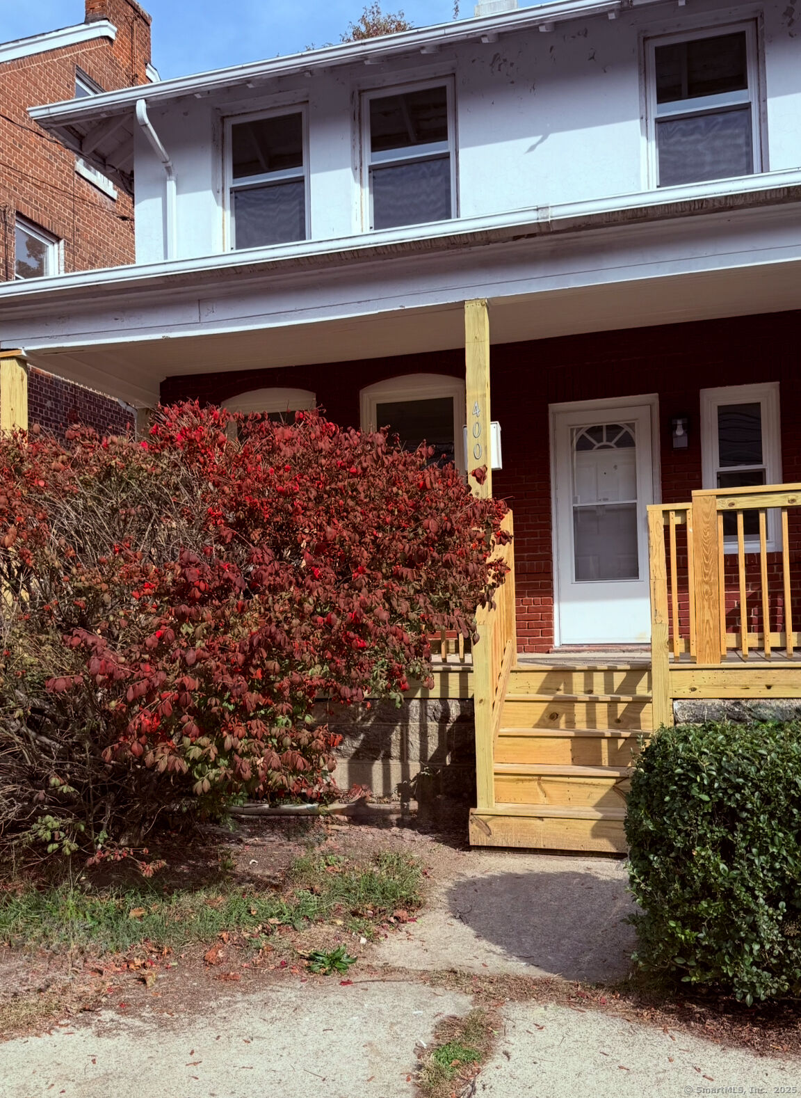 Property Photo:  400 East Avenue  CT 06610