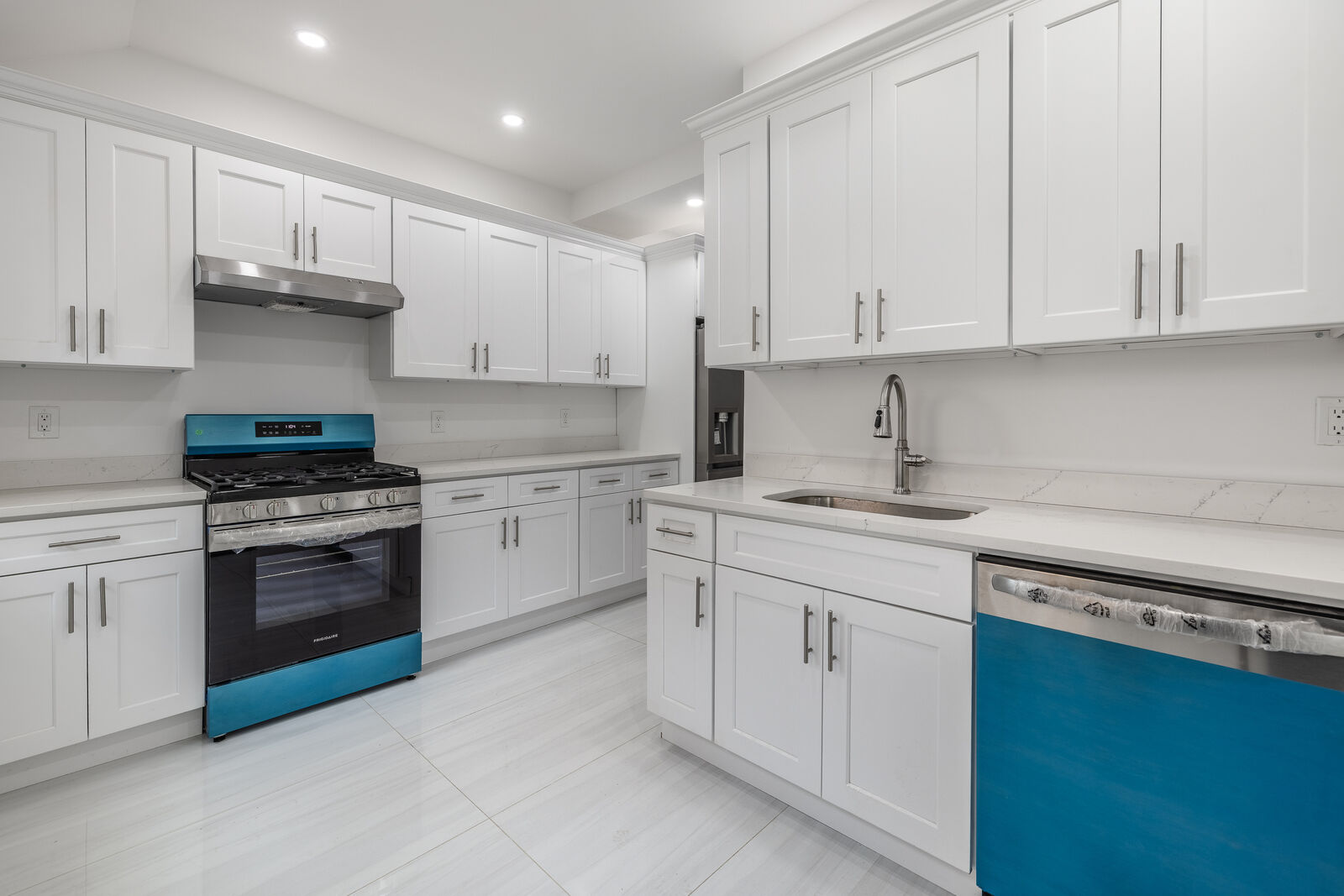 Property Photo: 400 East Avenue CT 06610