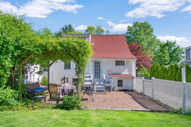 Property Photo:  75 Soundview Avenue  CT 06825