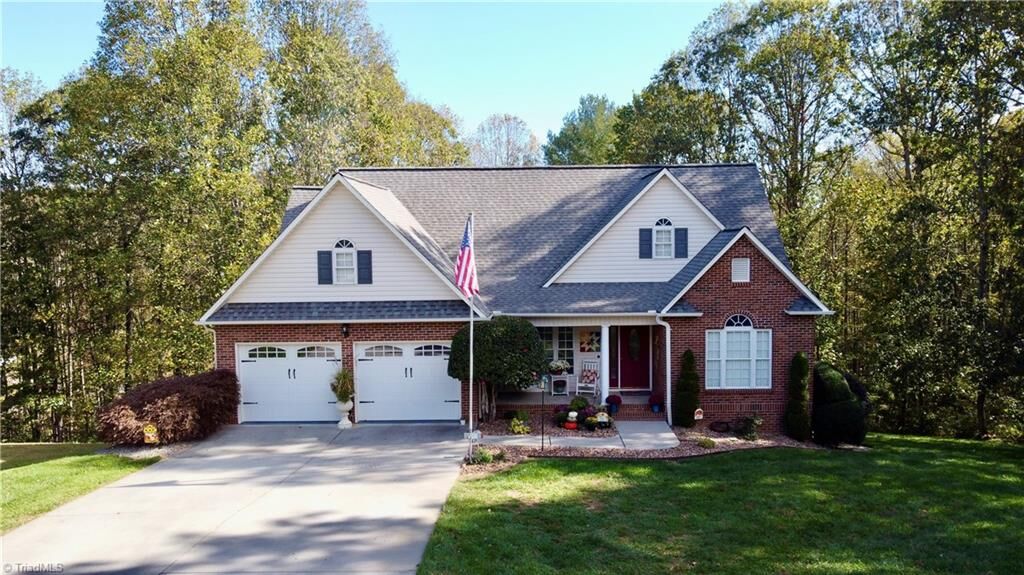 Property Photo:  110 Eastridge Lane  NC 28651